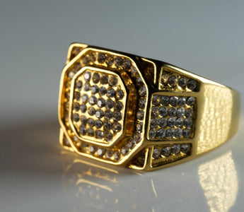 picture of a man ring with diamonds