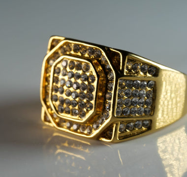 picture of a man ring with diamonds