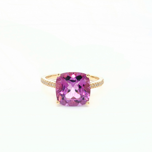 Yellow Gold Cocktail Ring with Reddish Purple Cushion Cut Amethyst