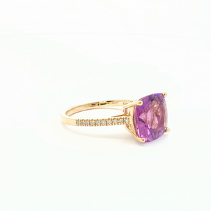 Yellow Gold Cocktail Ring with Reddish Purple Cushion Cut Amethyst