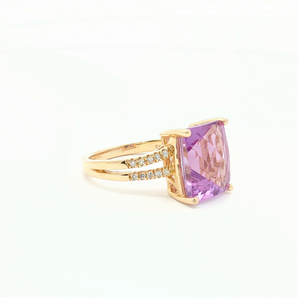 Yellow Gold Ring. Amethyst Gemstone