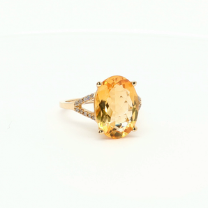 Yellow Gold Cocktail Ring with Oval Brilliant Cut Citrine Gemstone